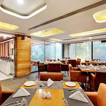 Quality Inn Gurgaon Exteriör bild