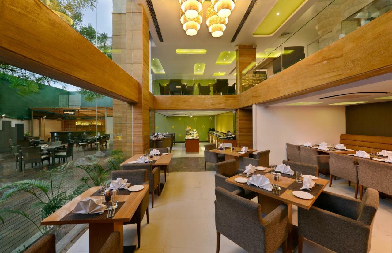 Quality Inn Gurgaon Exteriör bild